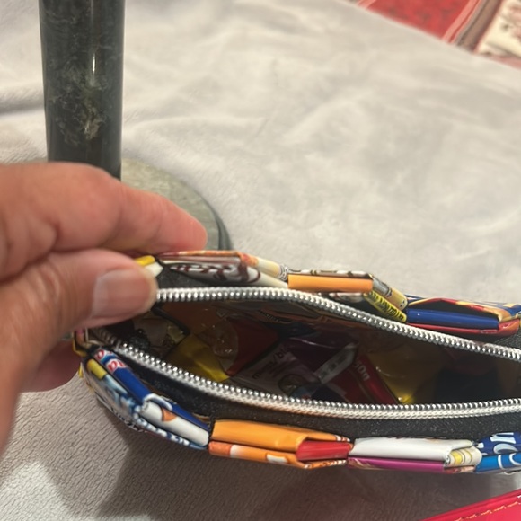 Nahui Ollin folded magazine paper wristlet bag - Picture 3 of 4